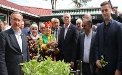 TZOB Başkanı Bayraktar'dan Özel Sektöre Çay Fiyatı Tepkisi: ''Alma Mazlumun Ahını!''