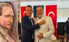 Yeni Parti İlk Toplantısını Gerçekleştirdi: Özgür Özel Genel Başkan, Tahsin Ocaklı PM'ye Seçildi
